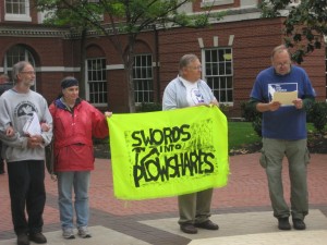 Greg and Michele (on left) with Eric Johnson and Art Laffin at Knoxville Federal Courthouse in May 2013